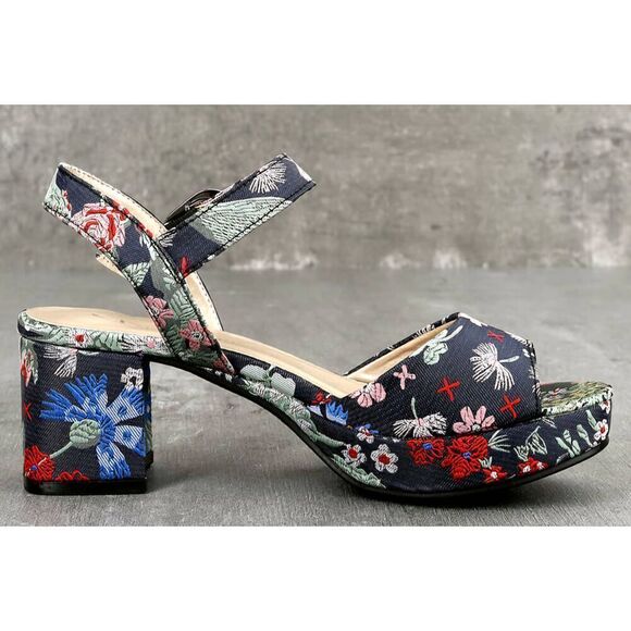 CL by Chinese Laundry Sandals - Picture 4 of 6